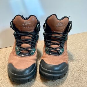 Nike Air Vintage 90s Leather Hiking Boots 8 Brown